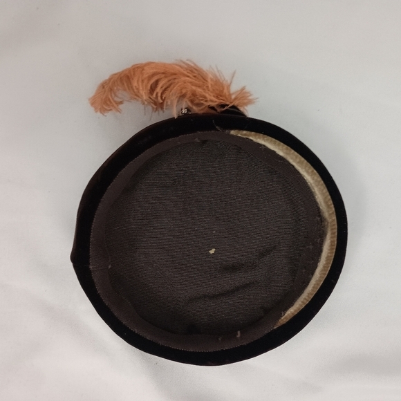 Vintage 50s Brown Bumper Brim Pill Box Hat with Feathers Coffee Espresso - Picture 6 of 7